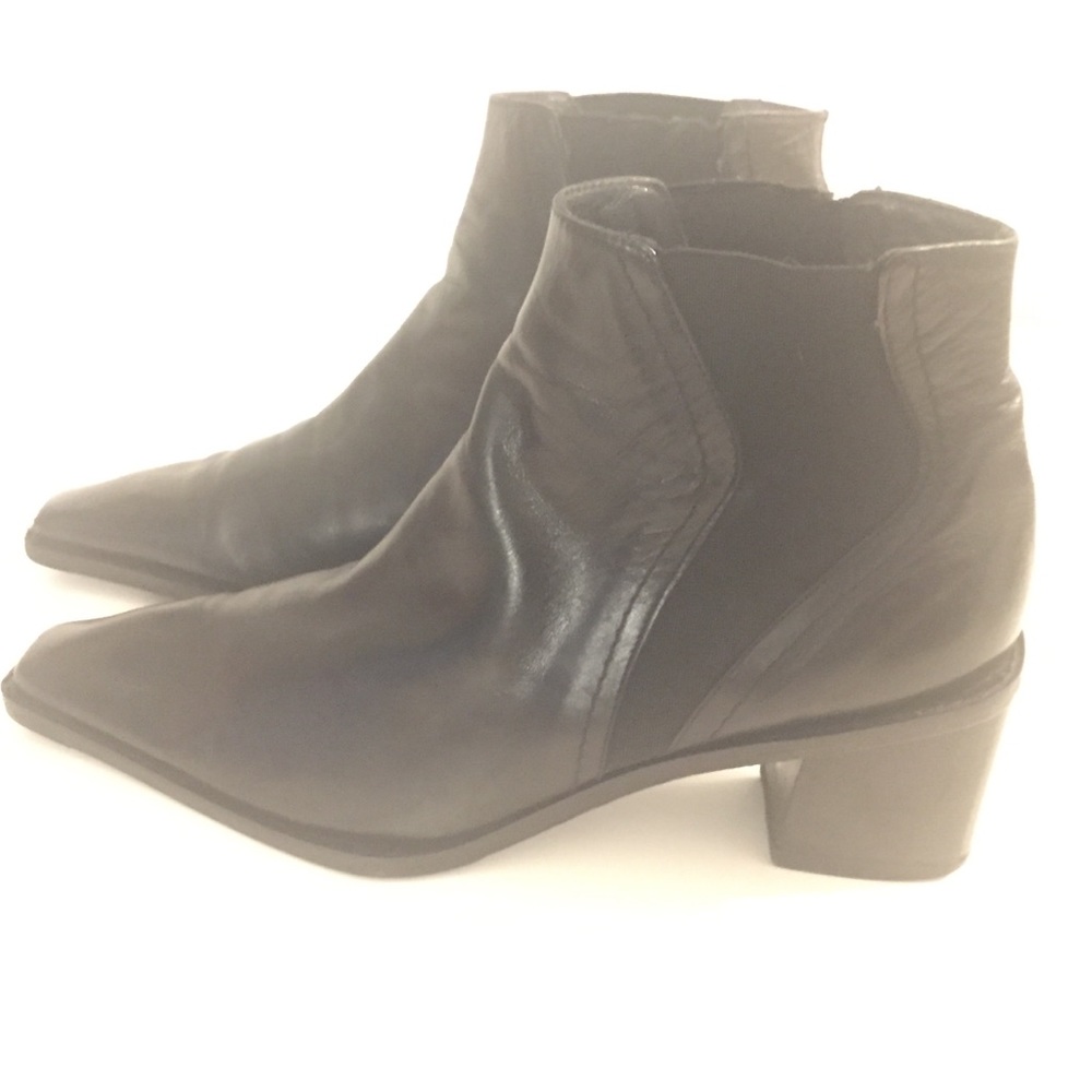 Stuart Weitzman Leather Ankle Boot W Block Heel - image 7